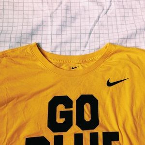 nike michigan tee